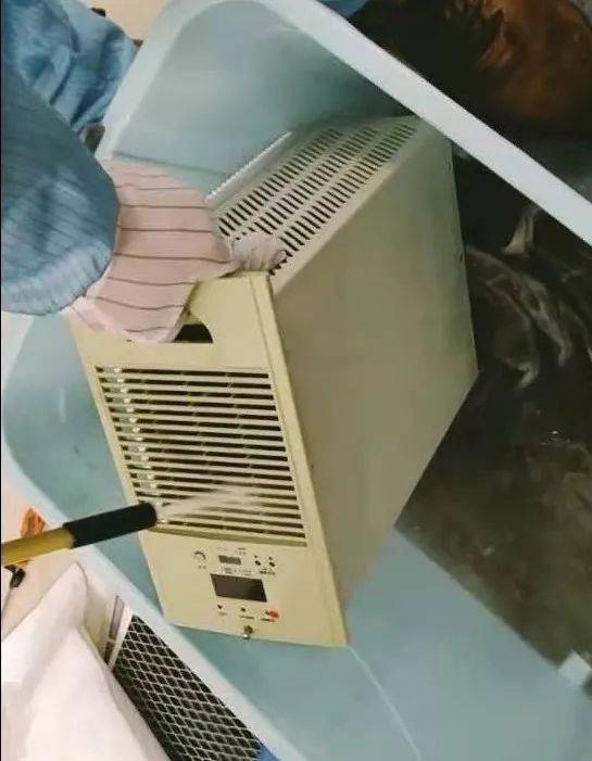 科技守護(hù)電網(wǎng) 通信設(shè)備帶電水沖洗技術(shù)成功首試，為運(yùn)維服務(wù)注入新動能